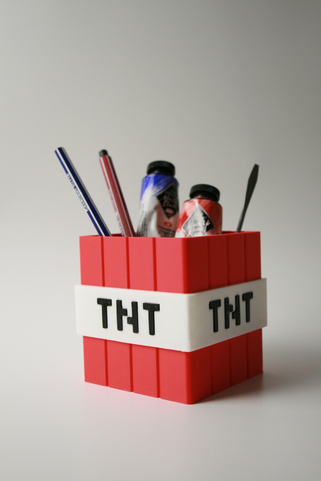 Декоративный объект TNT 3