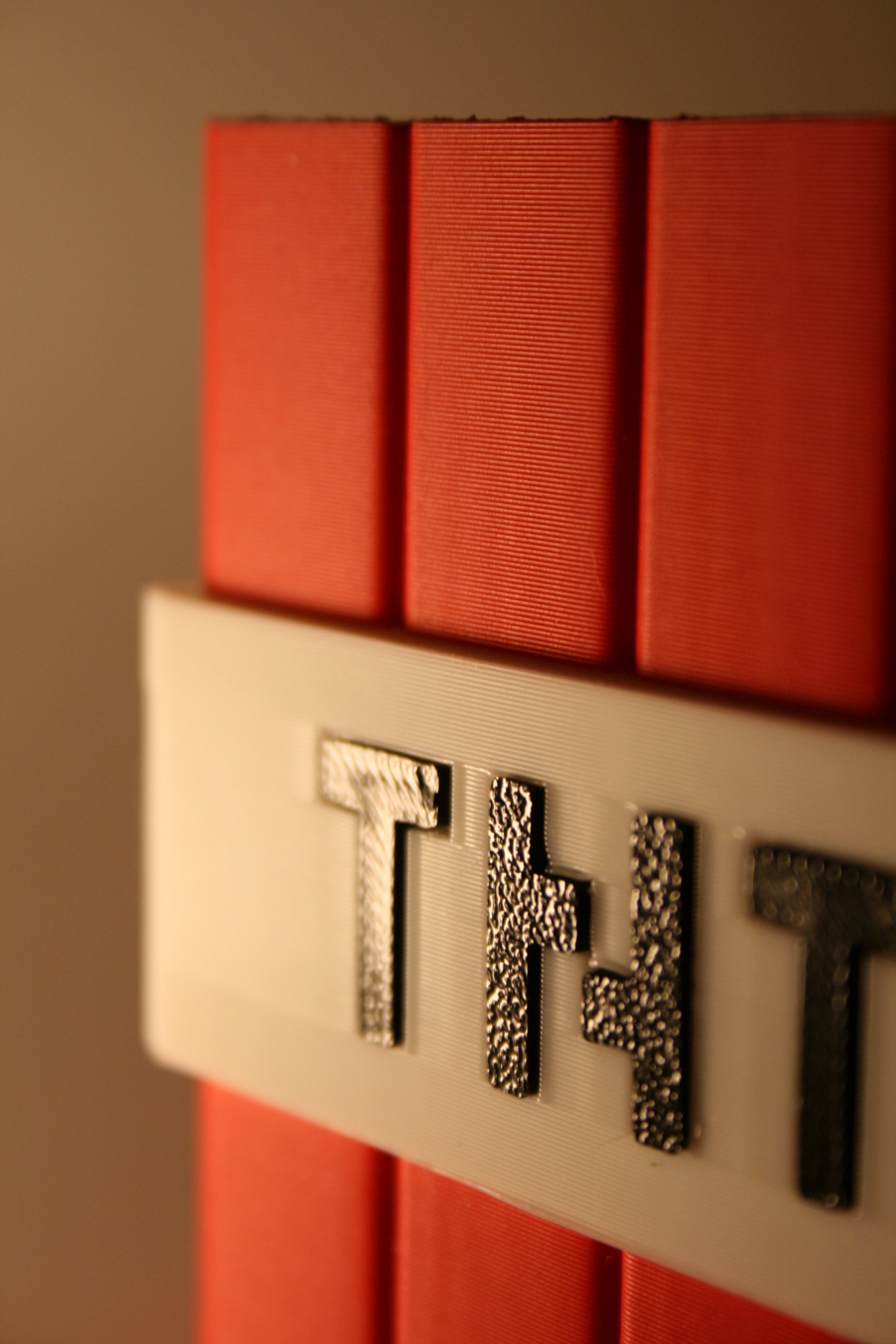 Декоративный объект TNT 10